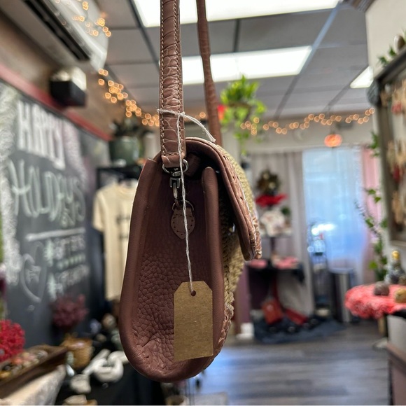 Pink Rattan Brighton Handbag ๐ - Picture 2 of 6